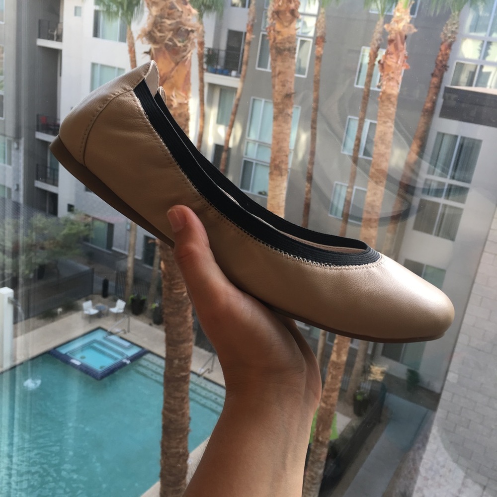 NIB leather Vince Camuto nude ballet flats - Picture 2 of 6
